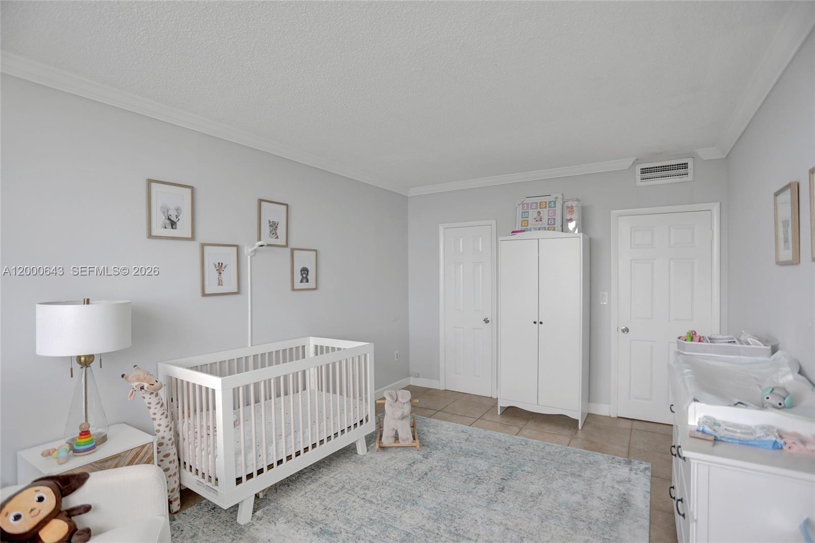 image Arlen House Condo21