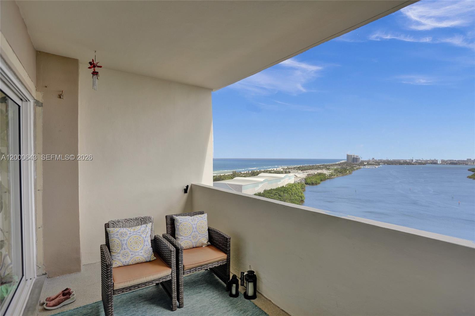 image Arlen House Condo7