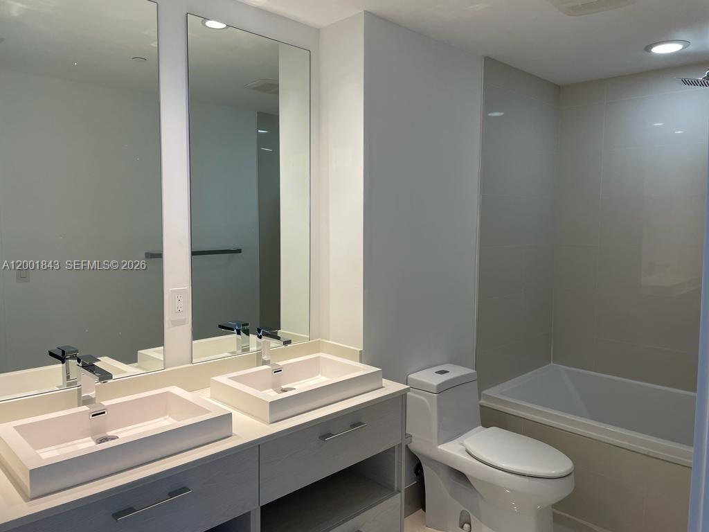 image Brickell Heights West4
