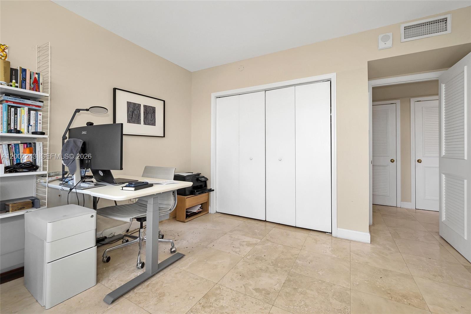 image Commodore Club West31