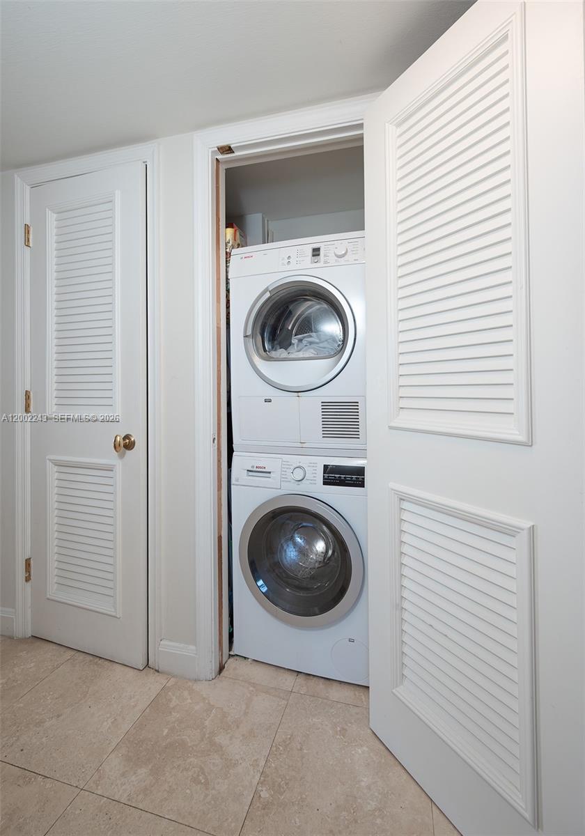 image Commodore Club West32