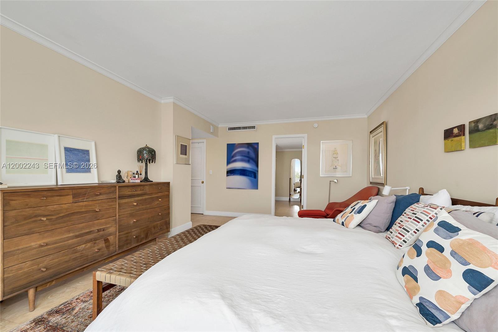 image Commodore Club West38