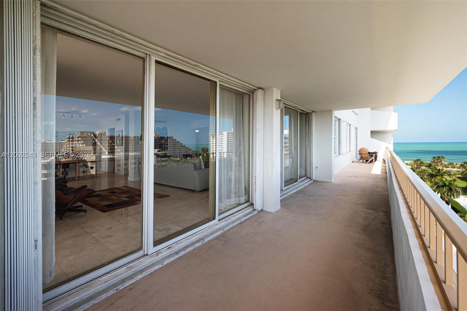 image Commodore Club West45