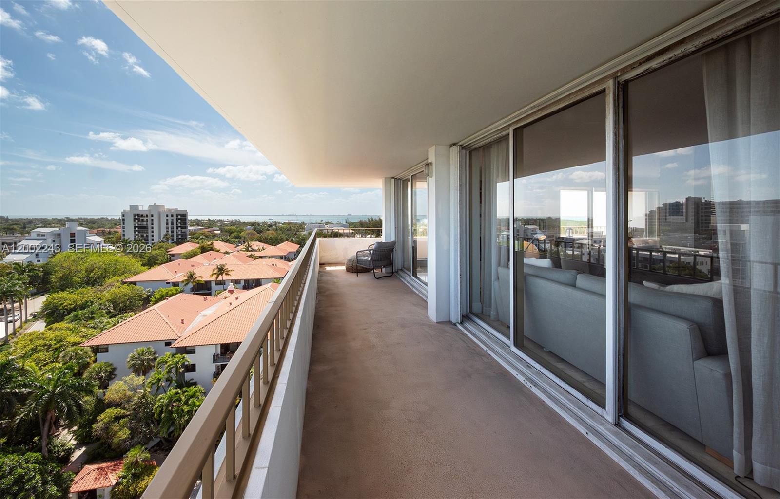 image Commodore Club West50