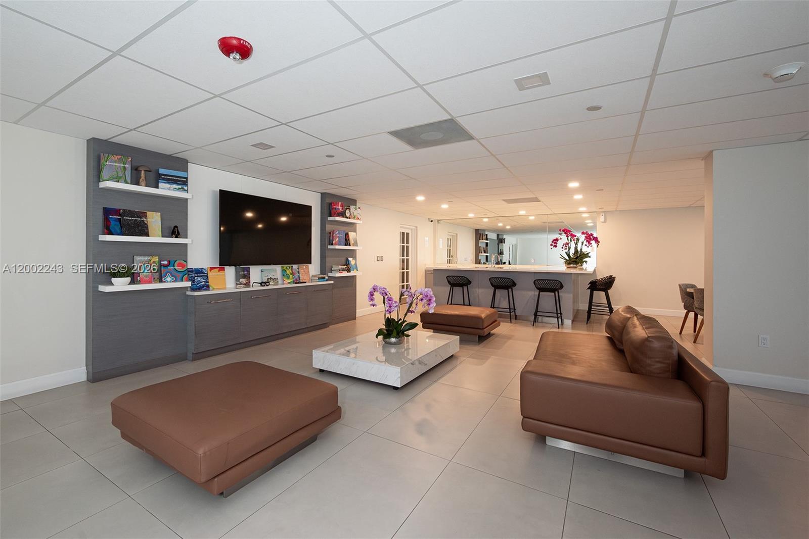 image Commodore Club West53