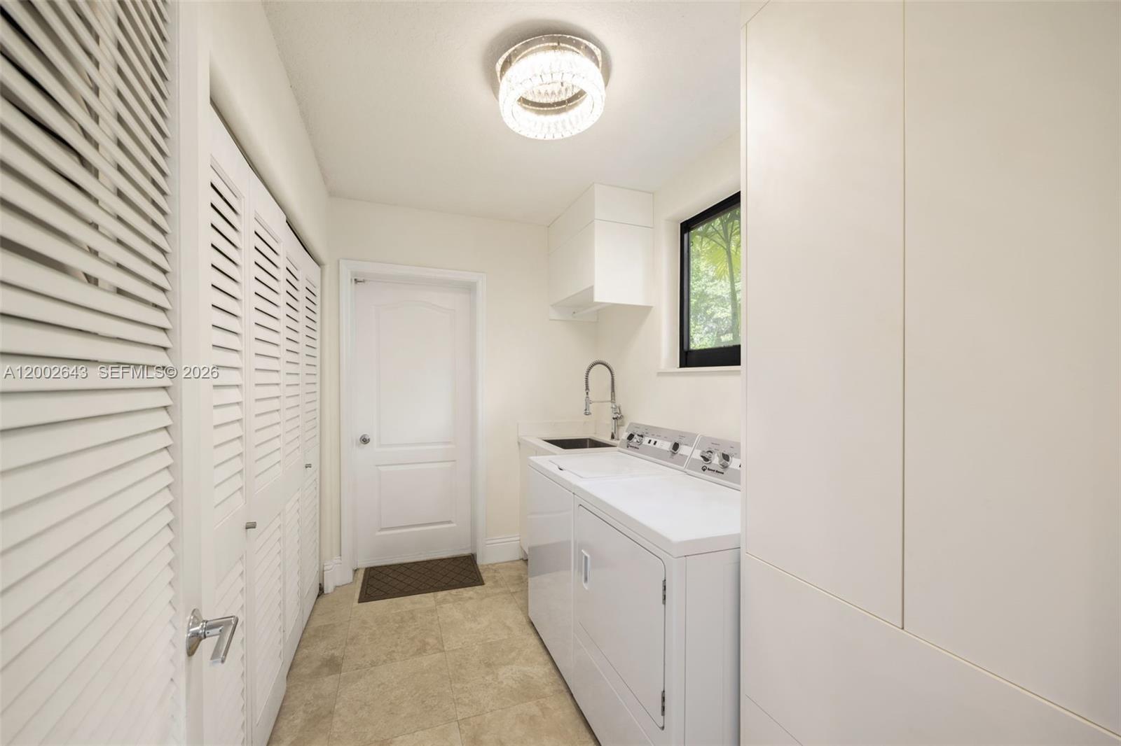 2301 Tigertail Ave Coconut Grove, FL 33133