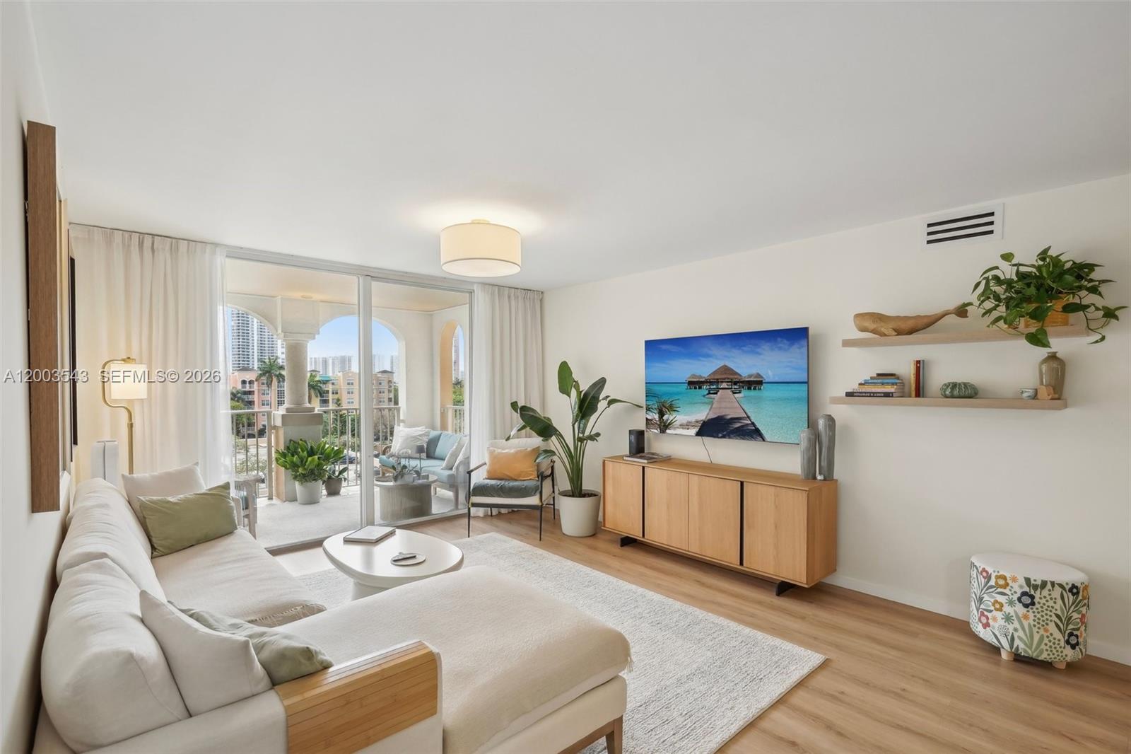 19701 E Country Clb Dr #5603