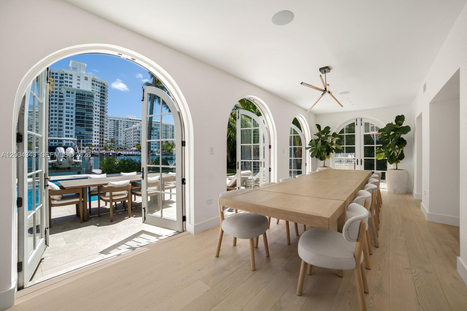 5763 Pine Tree Dr Miami Beach, FL 33140