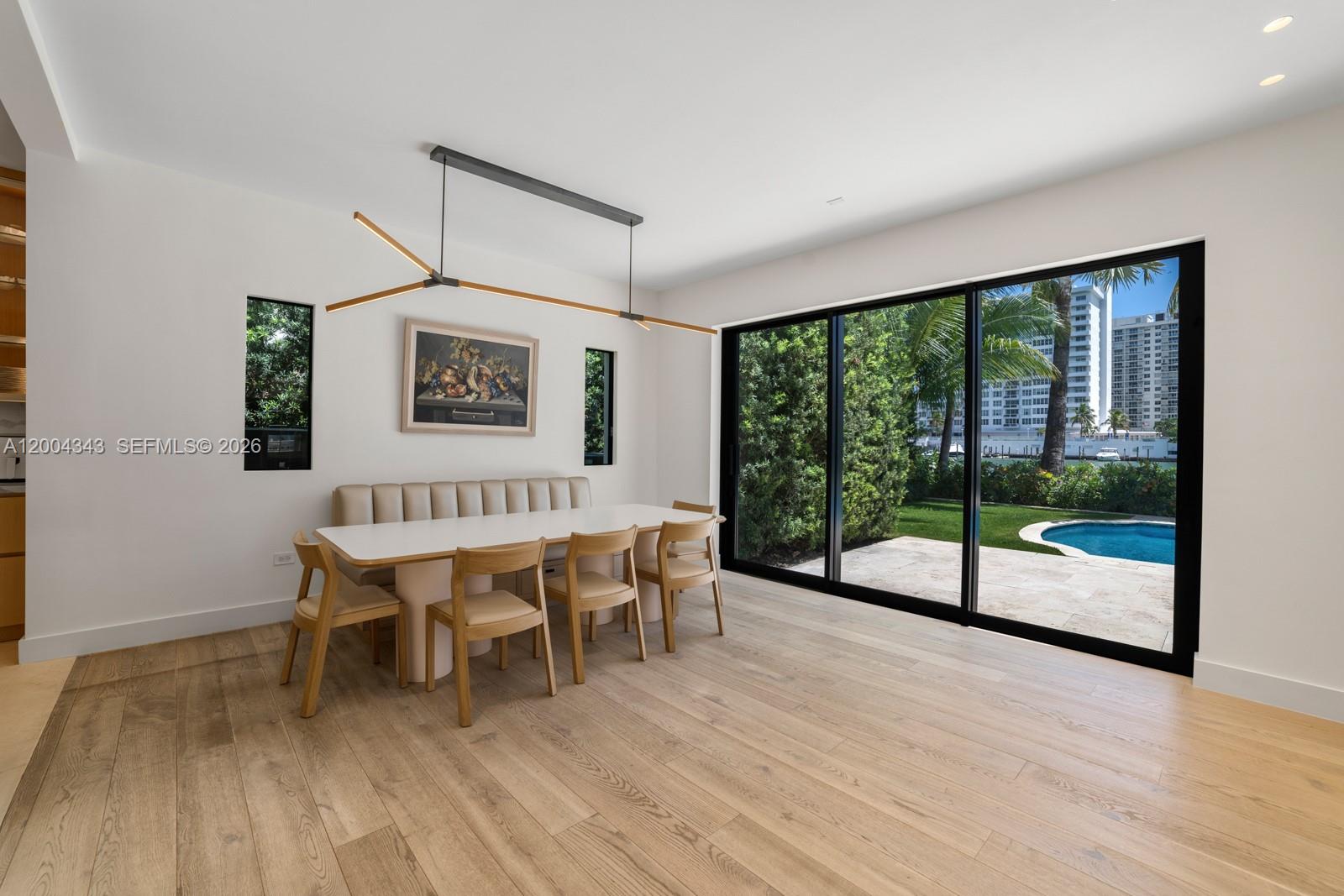 5763 Pine Tree Dr Miami Beach, FL 33140