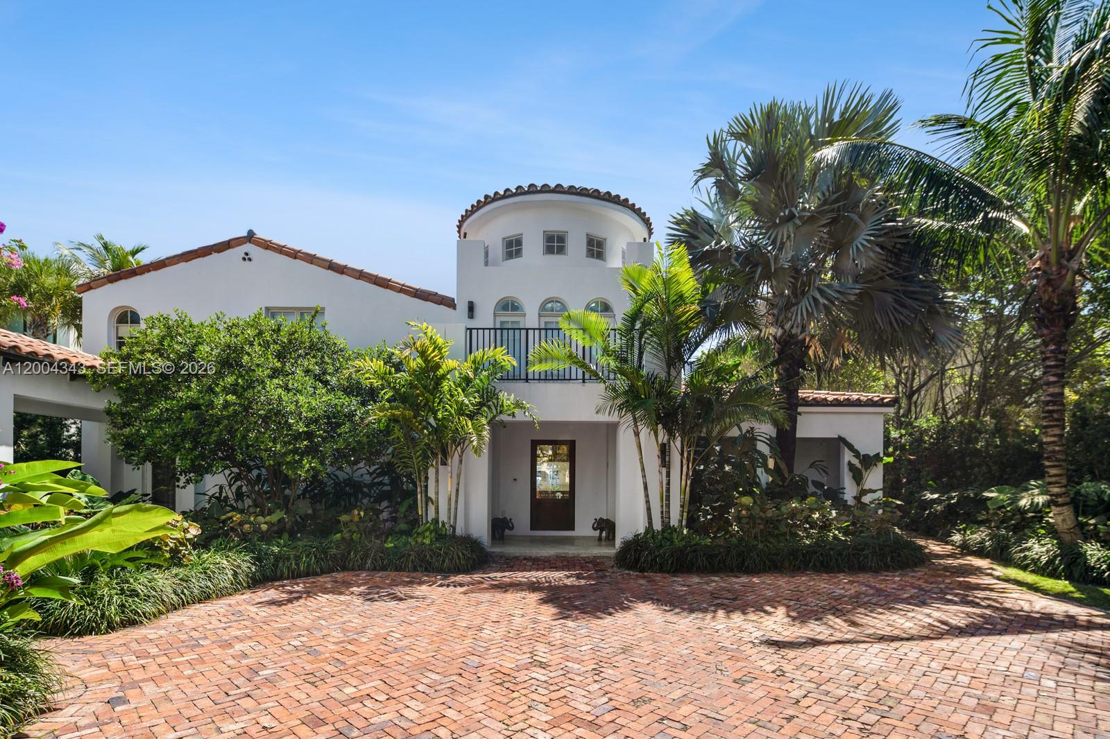 5763 Pine Tree Dr Miami Beach, FL 33140