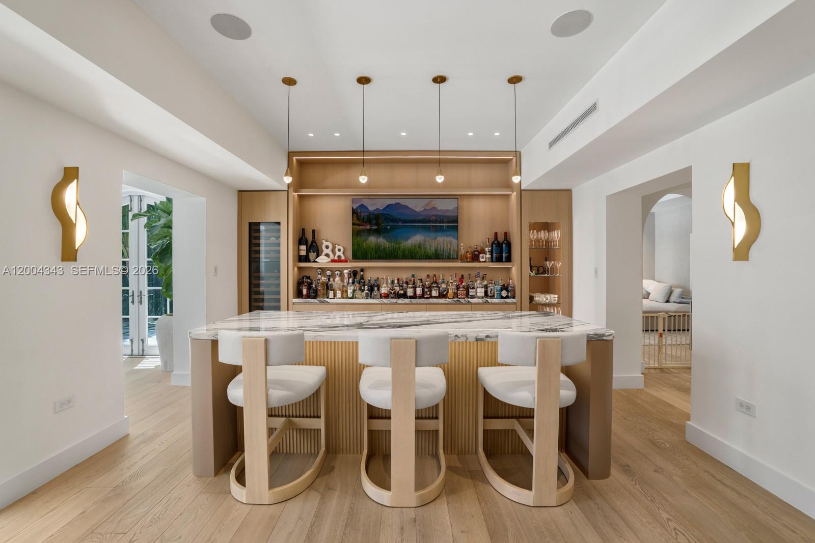 5763 Pine Tree Dr Miami Beach, FL 33140