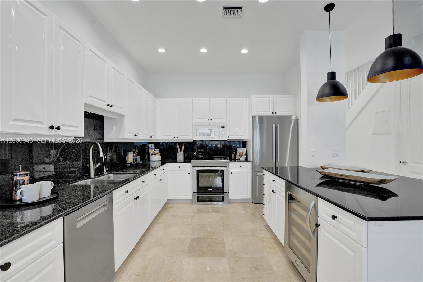 2739 NE 15th St Fort Lauderdale, FL 33304