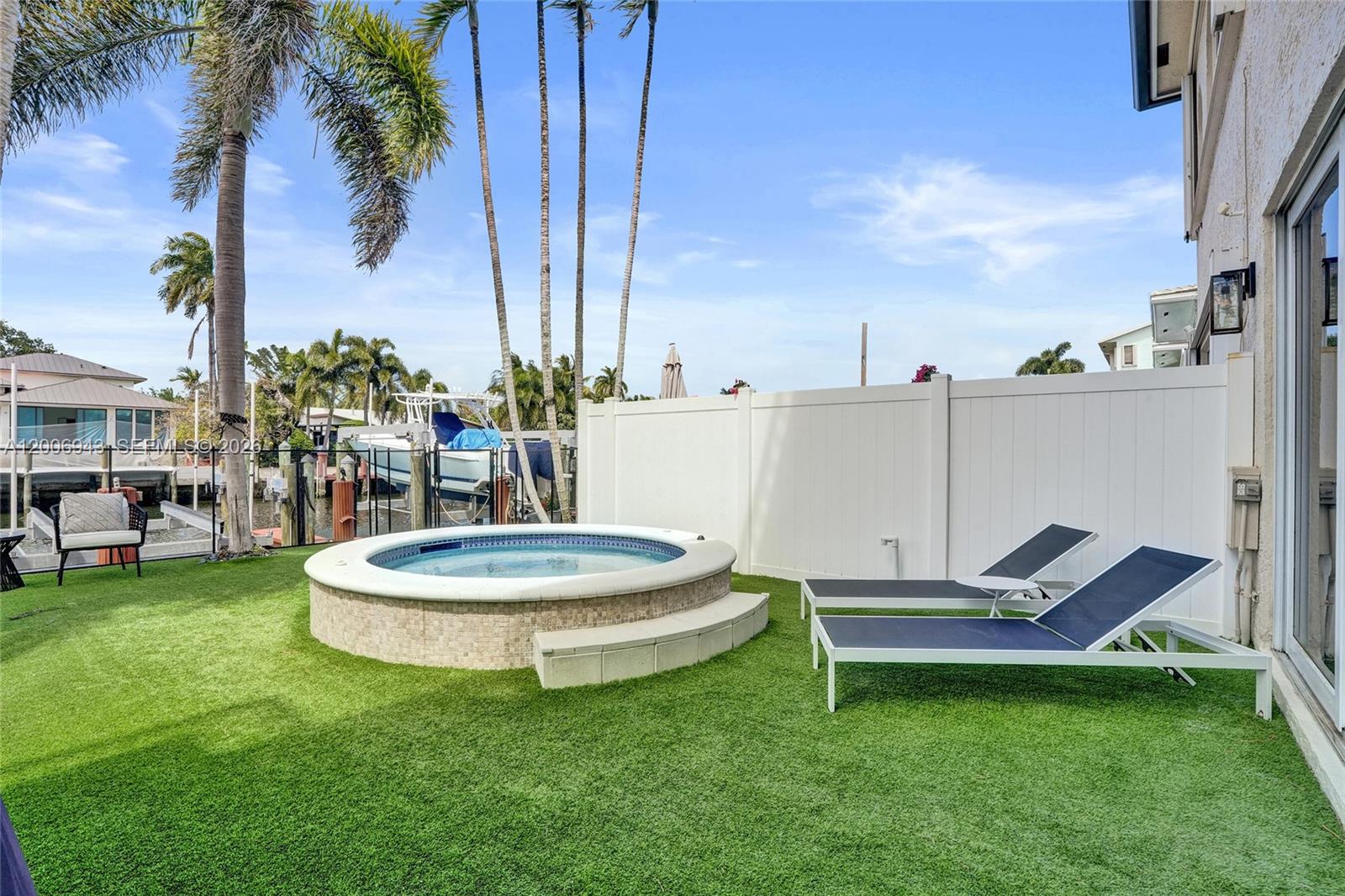 2739 NE 15th St Fort Lauderdale, FL 33304