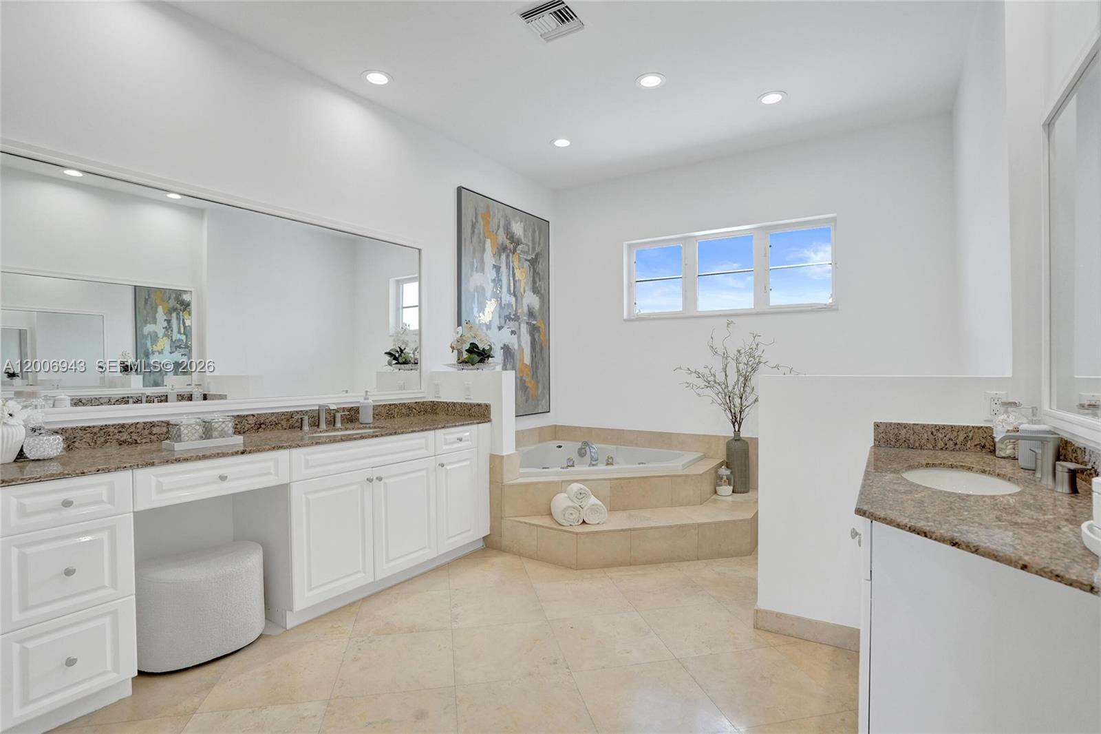 2739 NE 15th St Fort Lauderdale, FL 33304