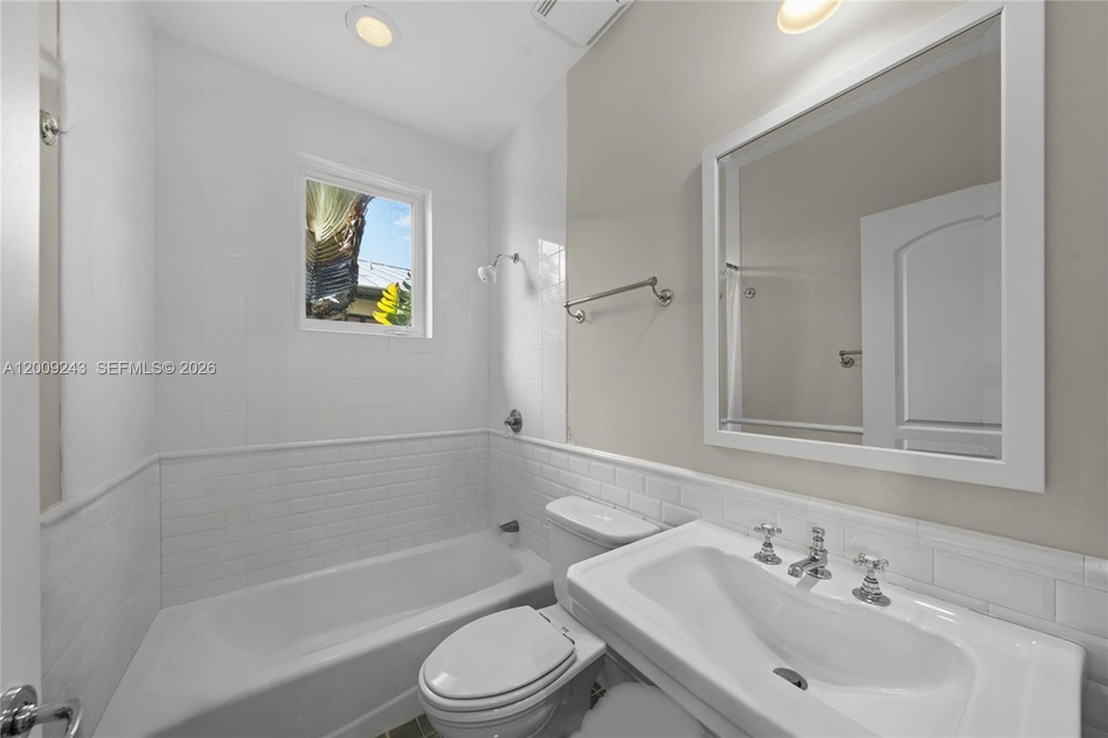 2430 Aqua Vis Blvd Fort Lauderdale, FL 33301