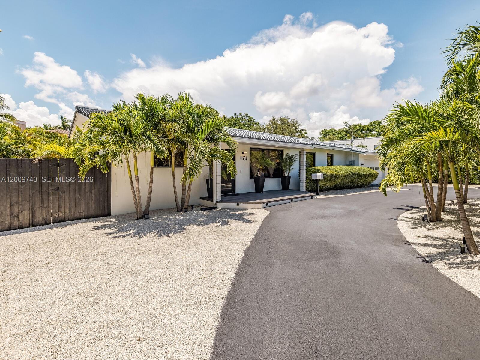 11504 NE 6th Ave Biscayne Park, FL 33161