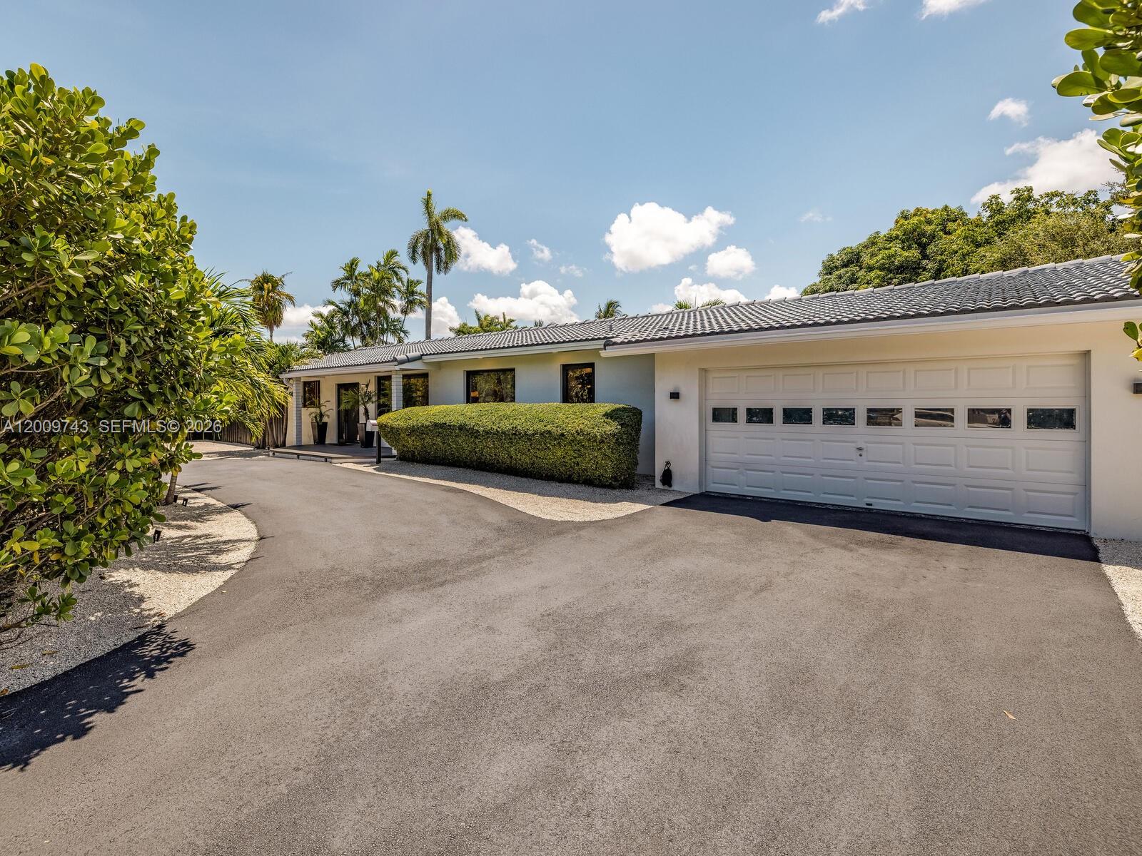 11504 NE 6th Ave Biscayne Park, FL 33161