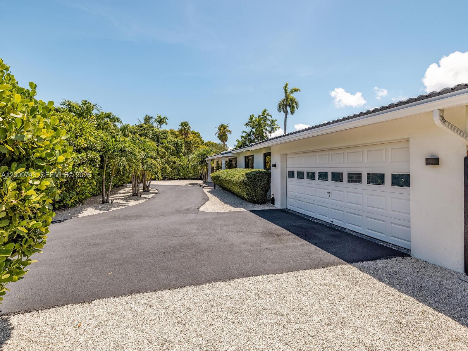 11504 NE 6th Ave Biscayne Park, FL 33161