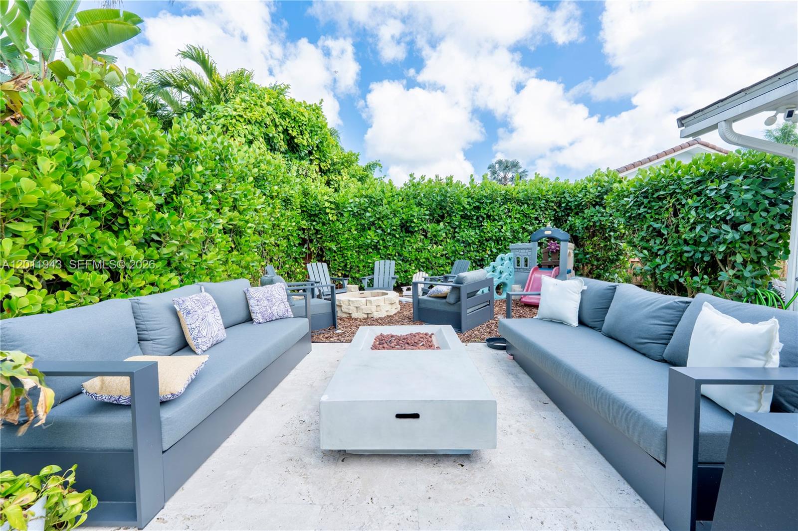 10461 SW 121st St Miami, FL 33176
