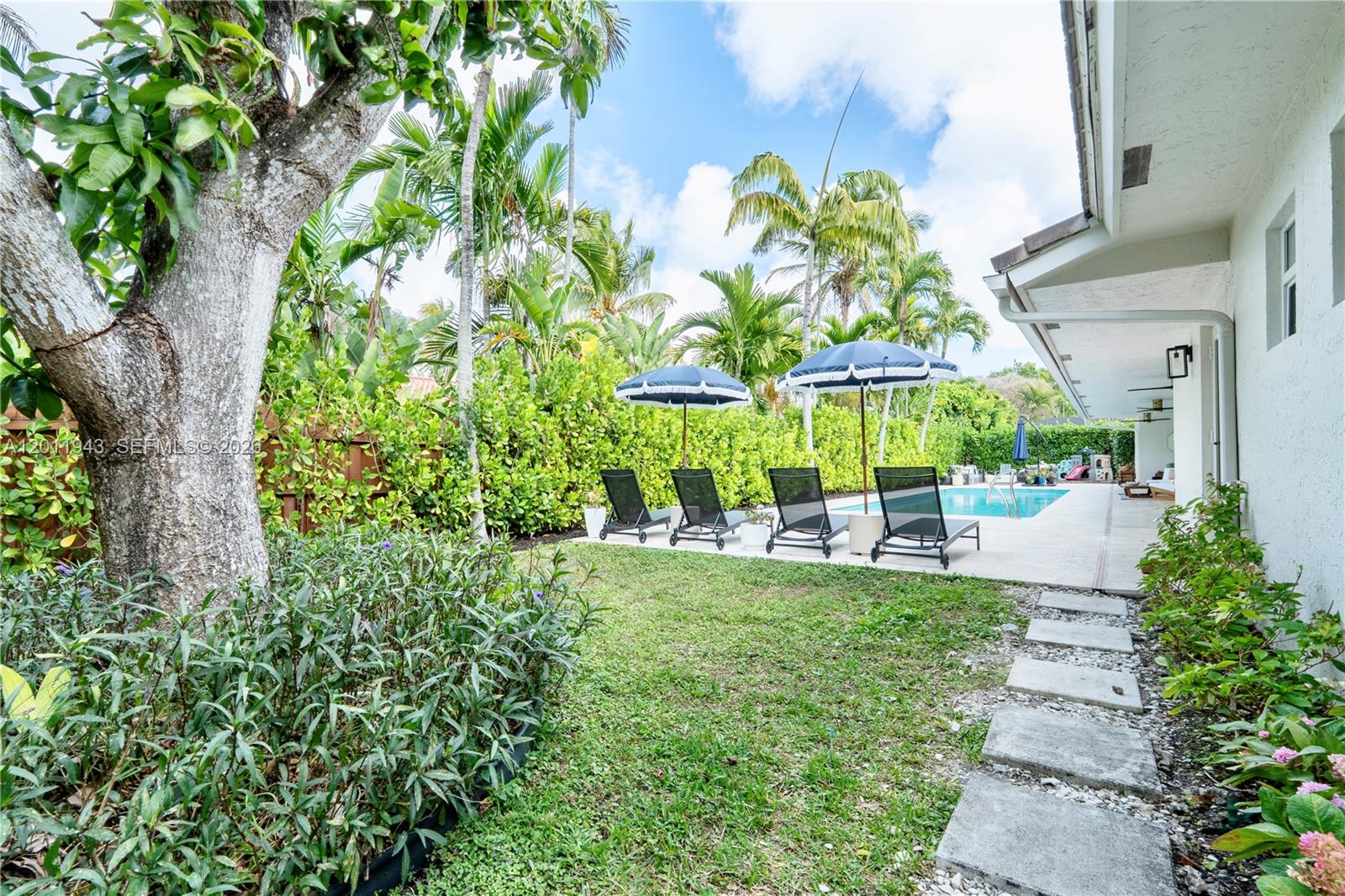 10461 SW 121st St Miami, FL 33176