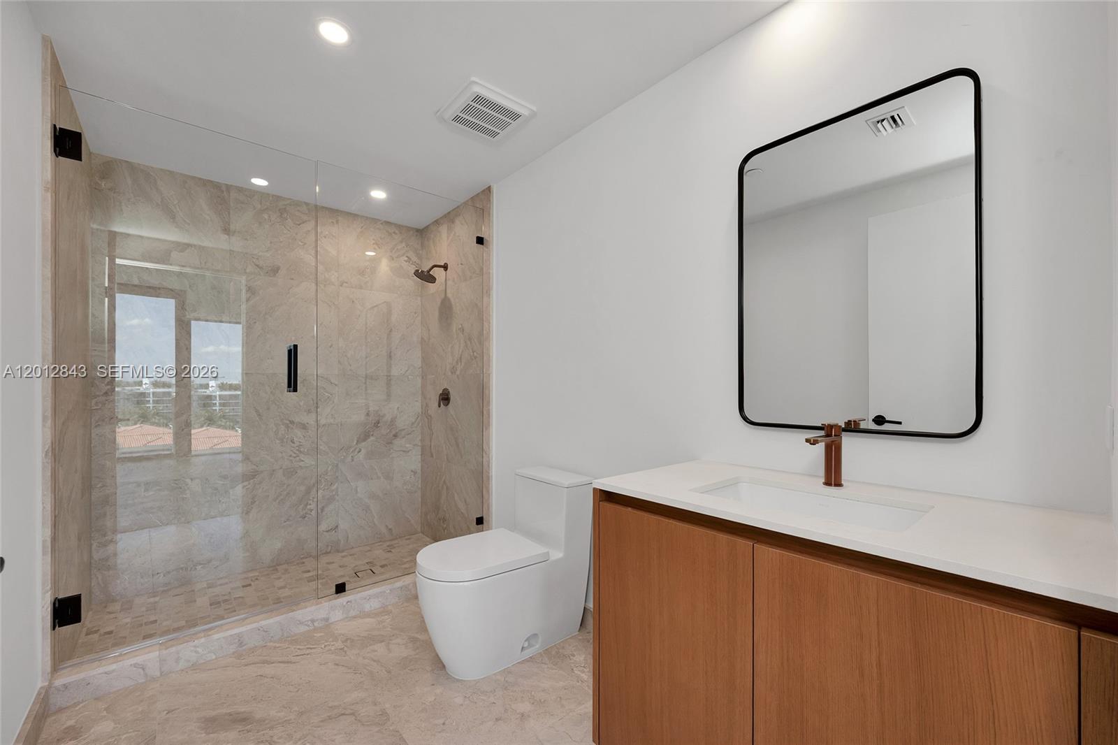 1177 Kane Concourse #809 Bay Harbor Islands, FL 33154