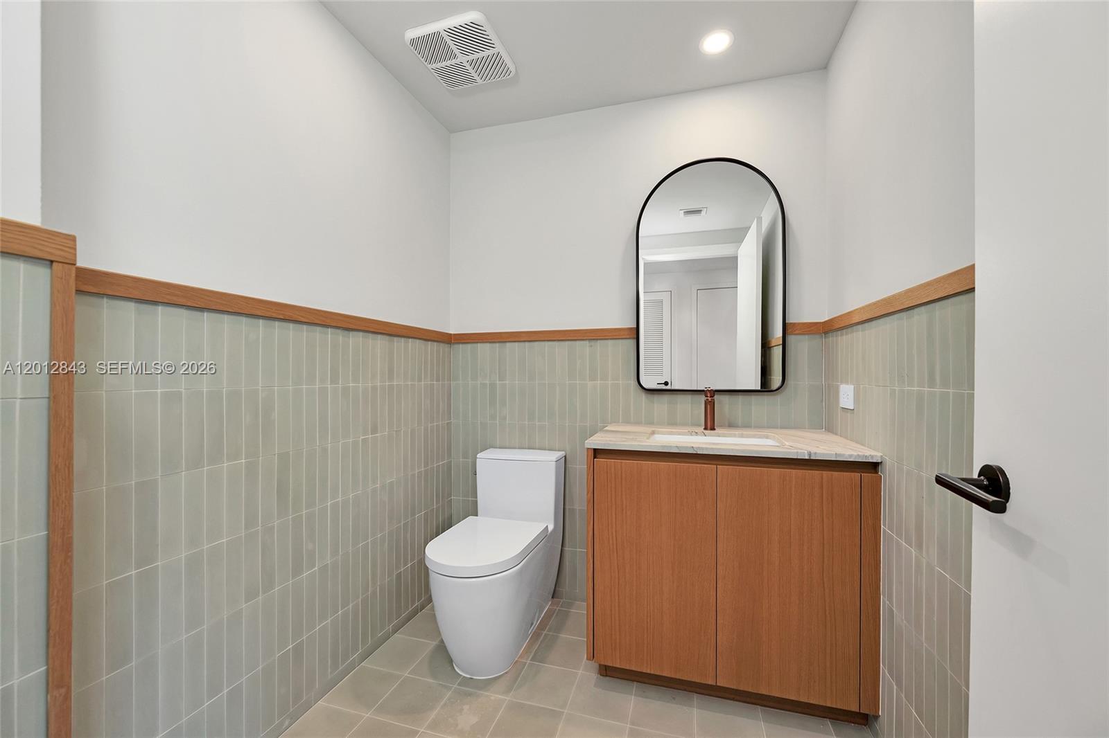 1177 Kane Concourse #809 Bay Harbor Islands, FL 33154