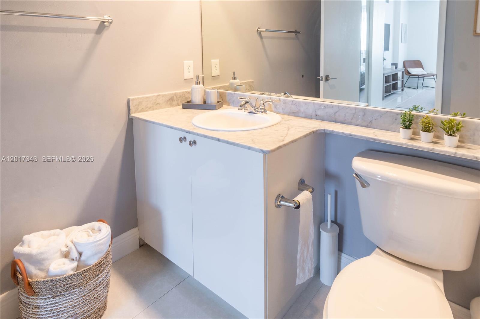 image The Venture at Aventura15
