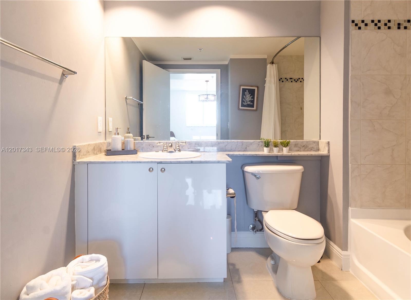 image The Venture at Aventura16