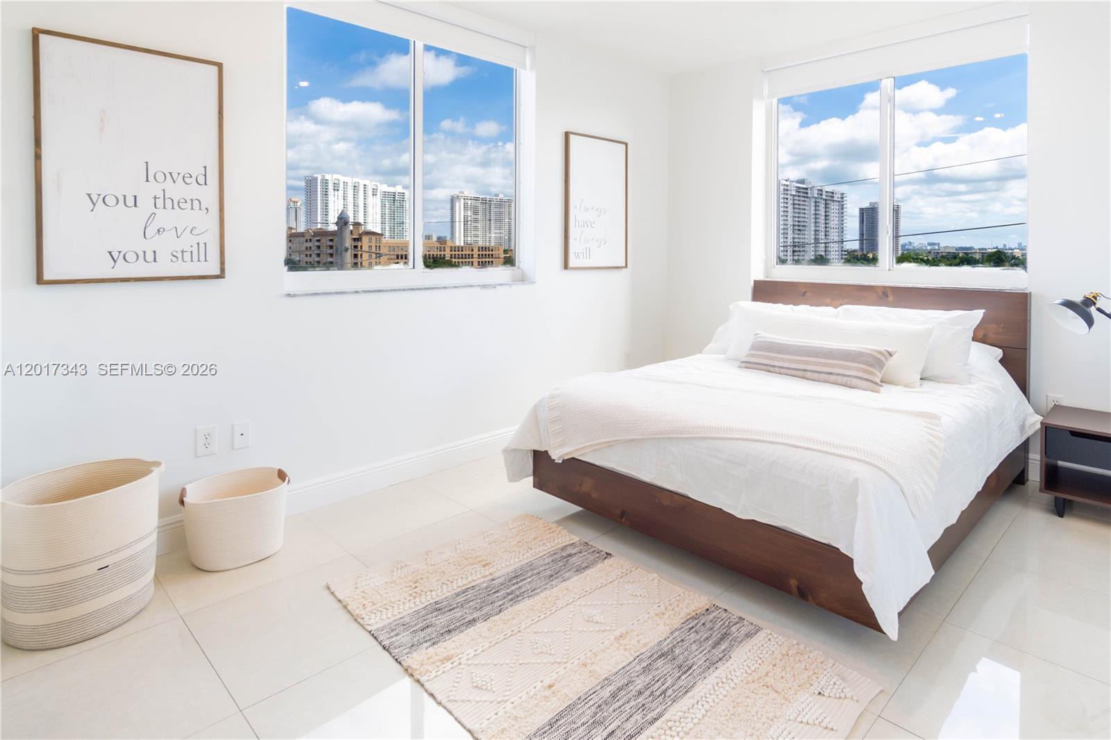 image The Venture at Aventura27