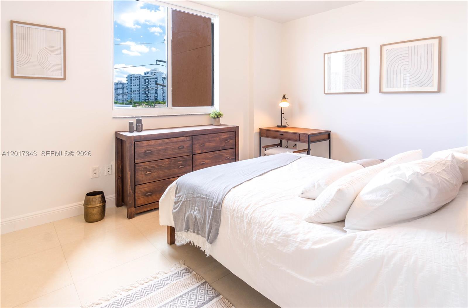 image The Venture at Aventura30