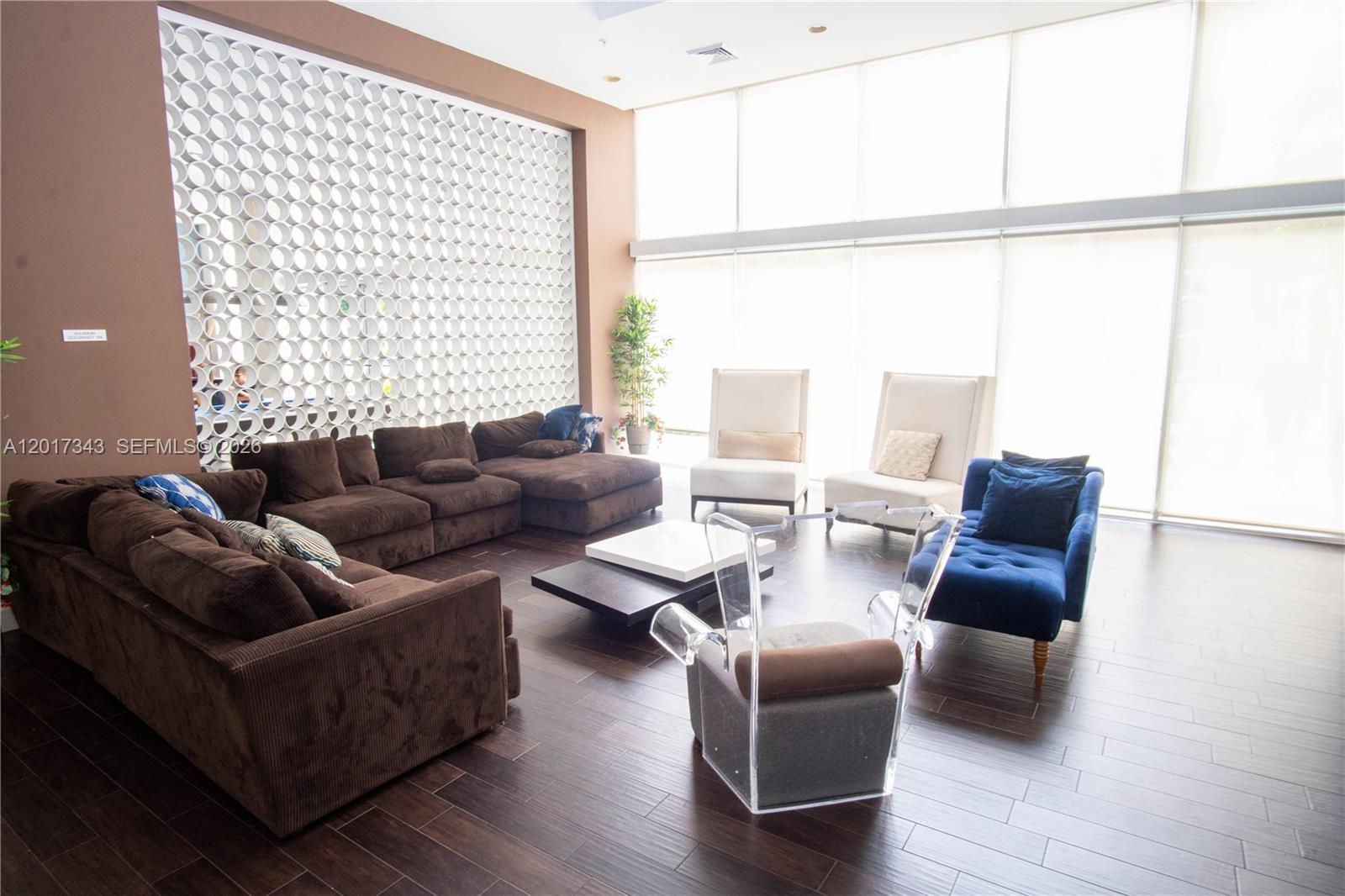 image The Venture at Aventura61