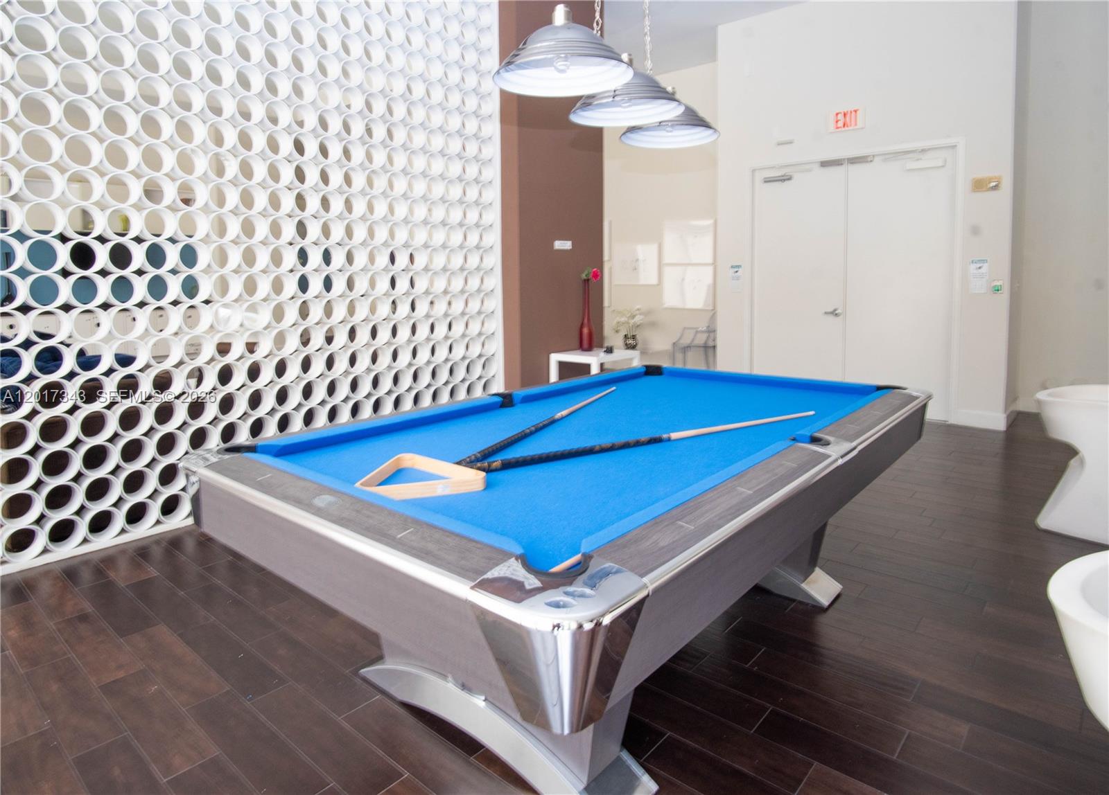 image The Venture at Aventura63