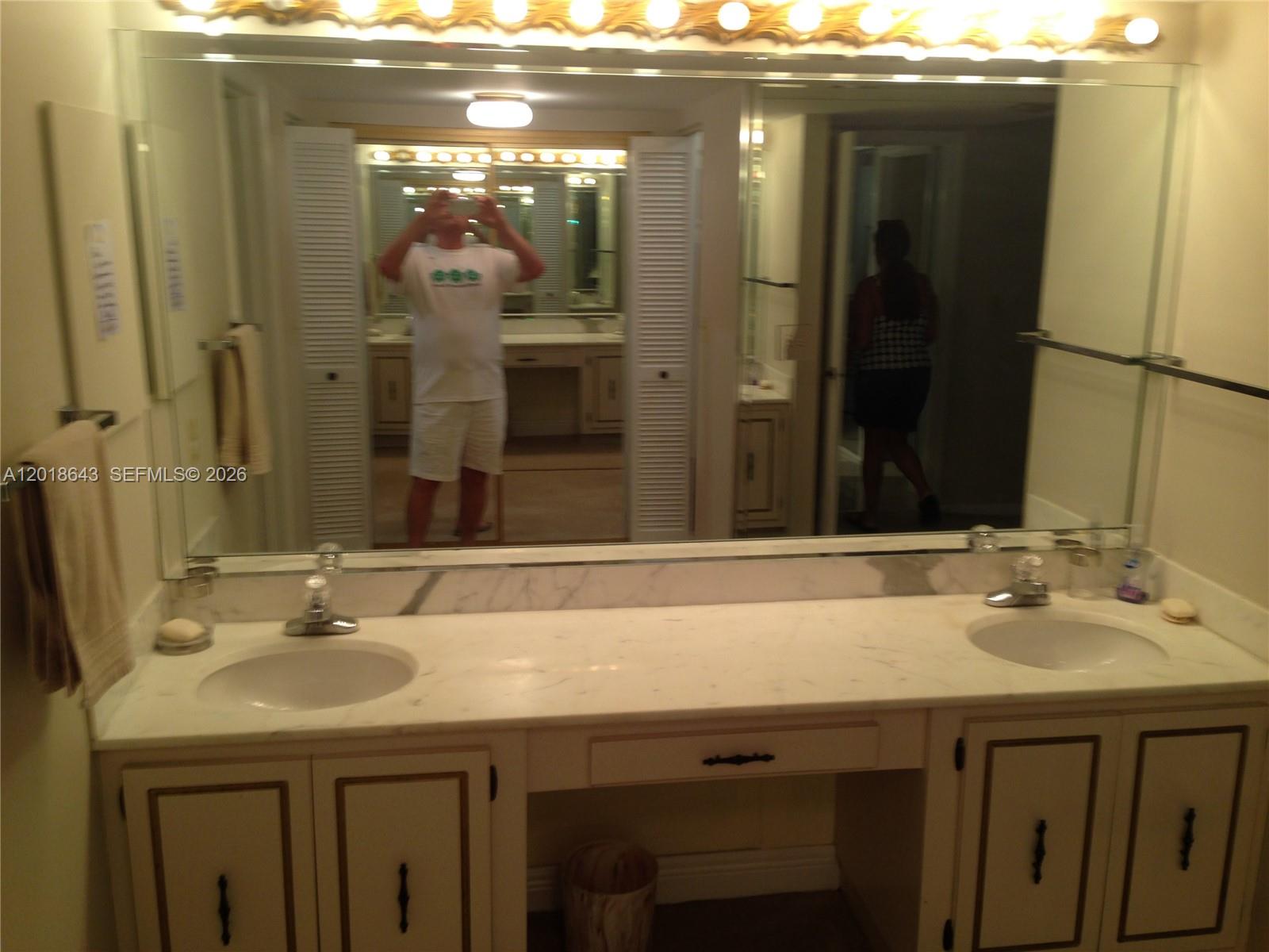 199 Ocean Ln Dr #113 Key Biscayne, FL 33149