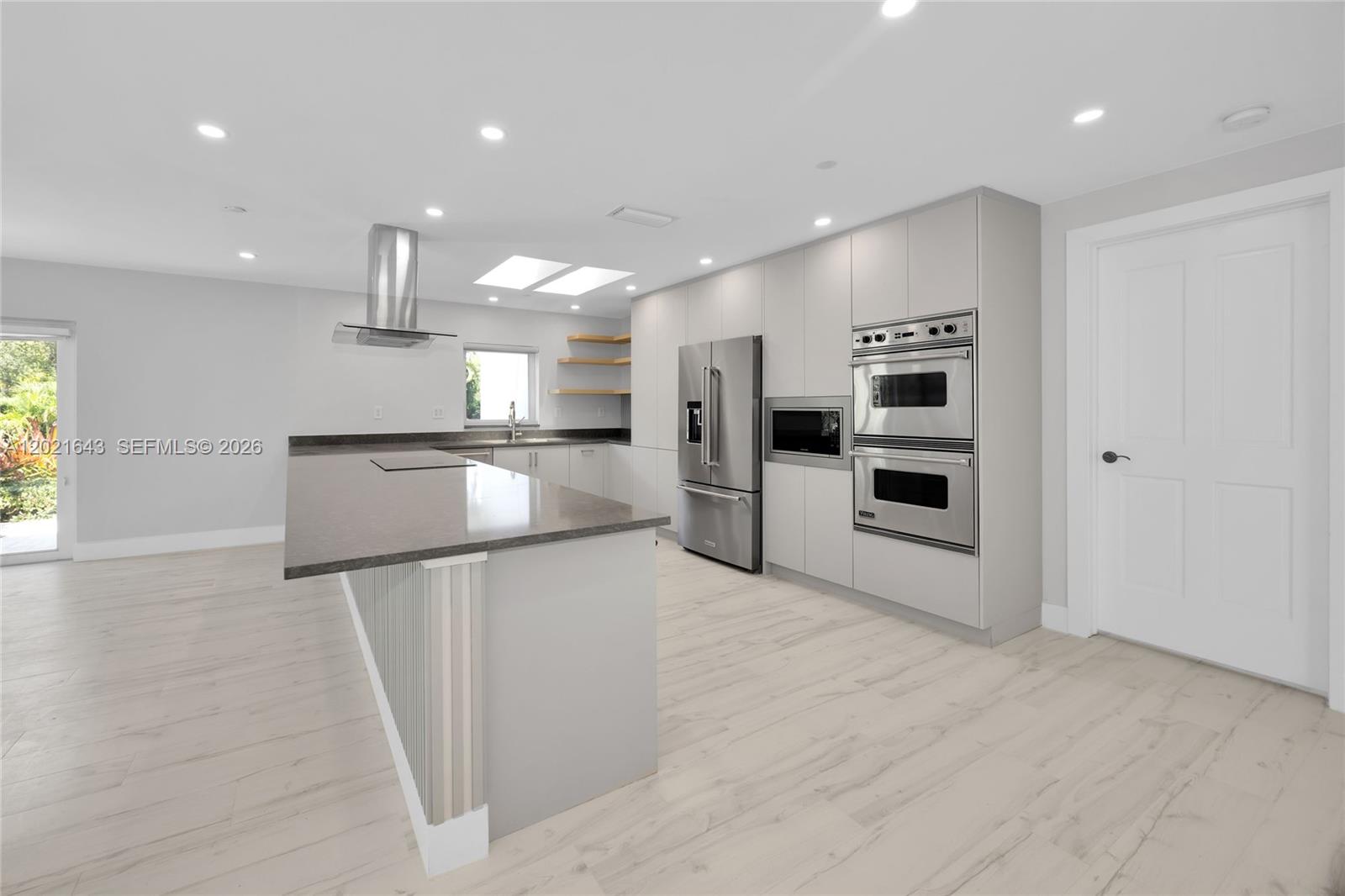 8303 Old Cutler Rd Coral Gables, FL 33143