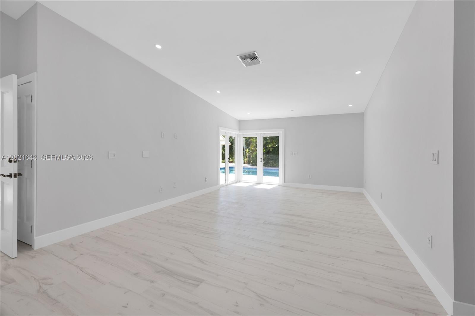 8303 Old Cutler Rd Coral Gables, FL 33143