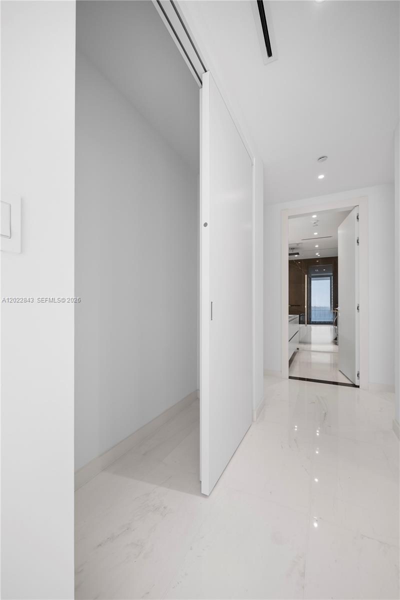 300 Biscayne Blvd Way #1102 Miami, FL 33131