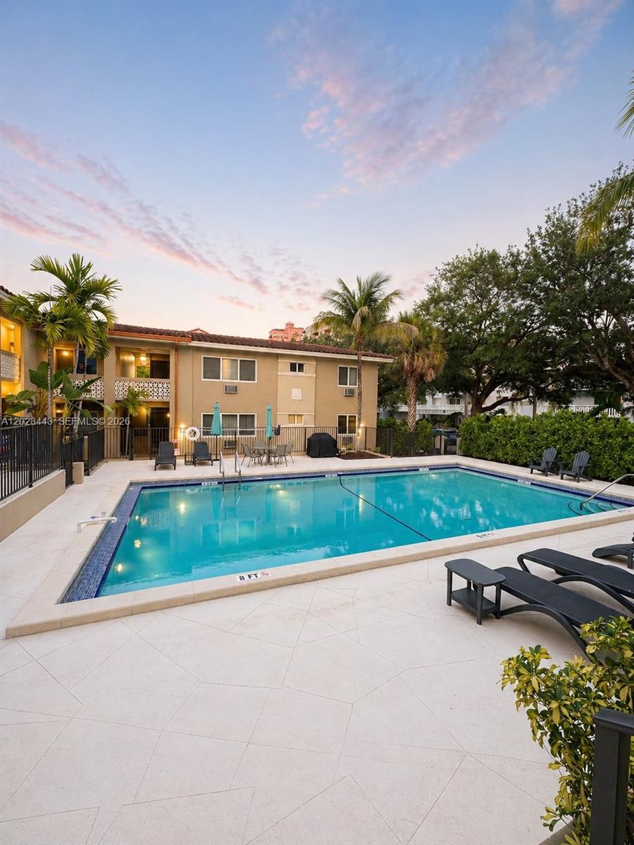 125 Edgewater Dr #7