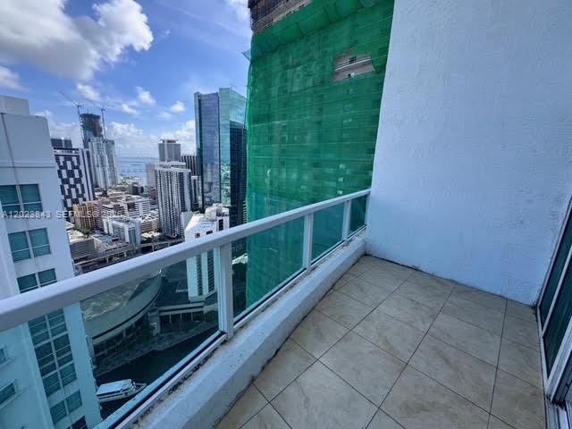 image Brickell on the River South18