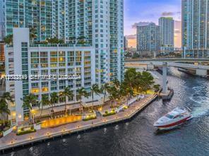 image Brickell on the River South25