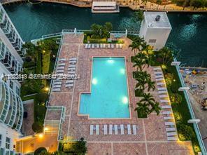 image Brickell on the River South32