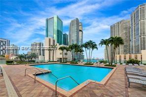 image Brickell on the River South35