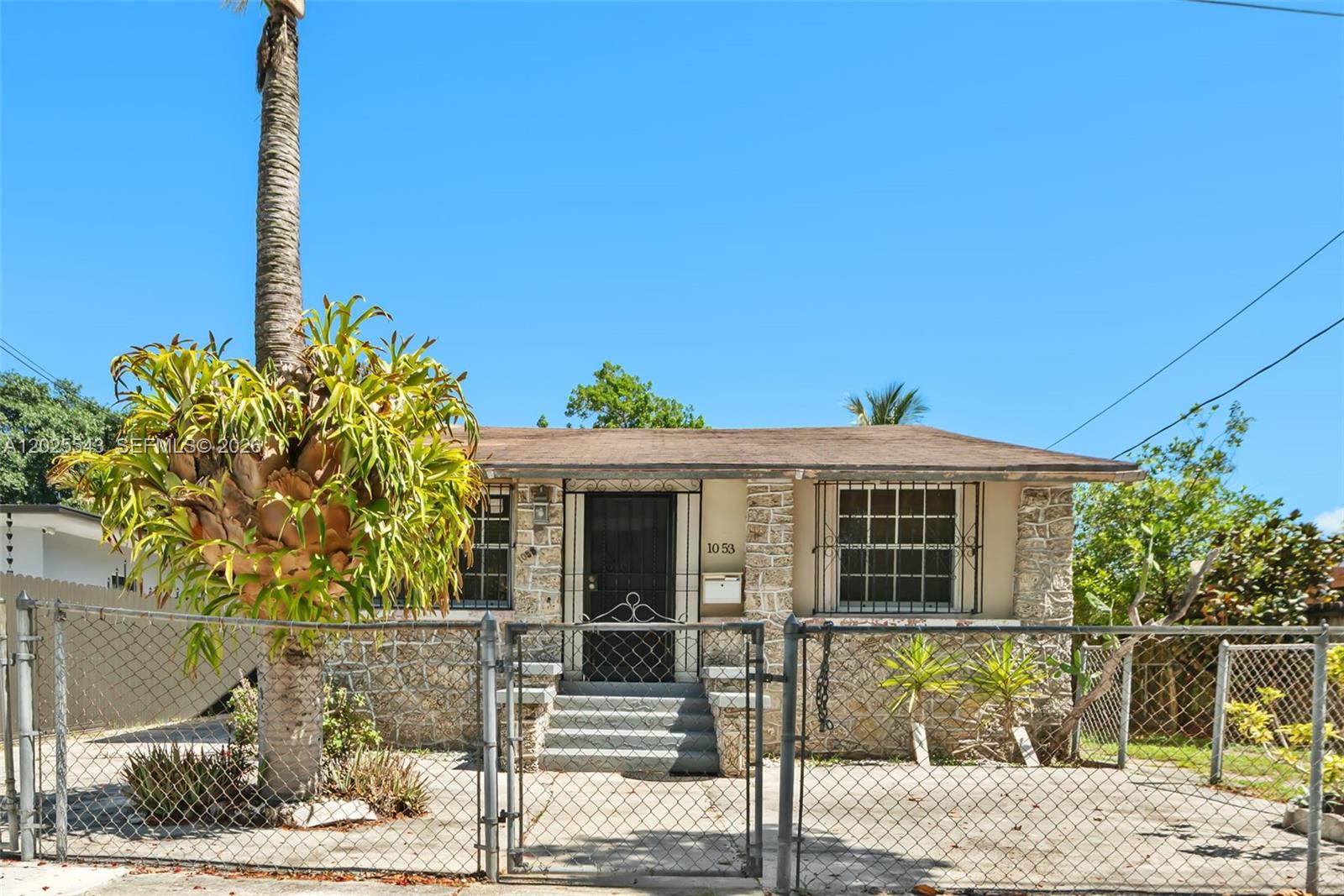 1053 NW 28th St