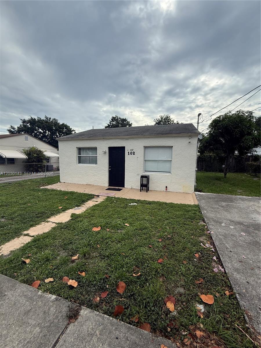102 NW 1st #102
