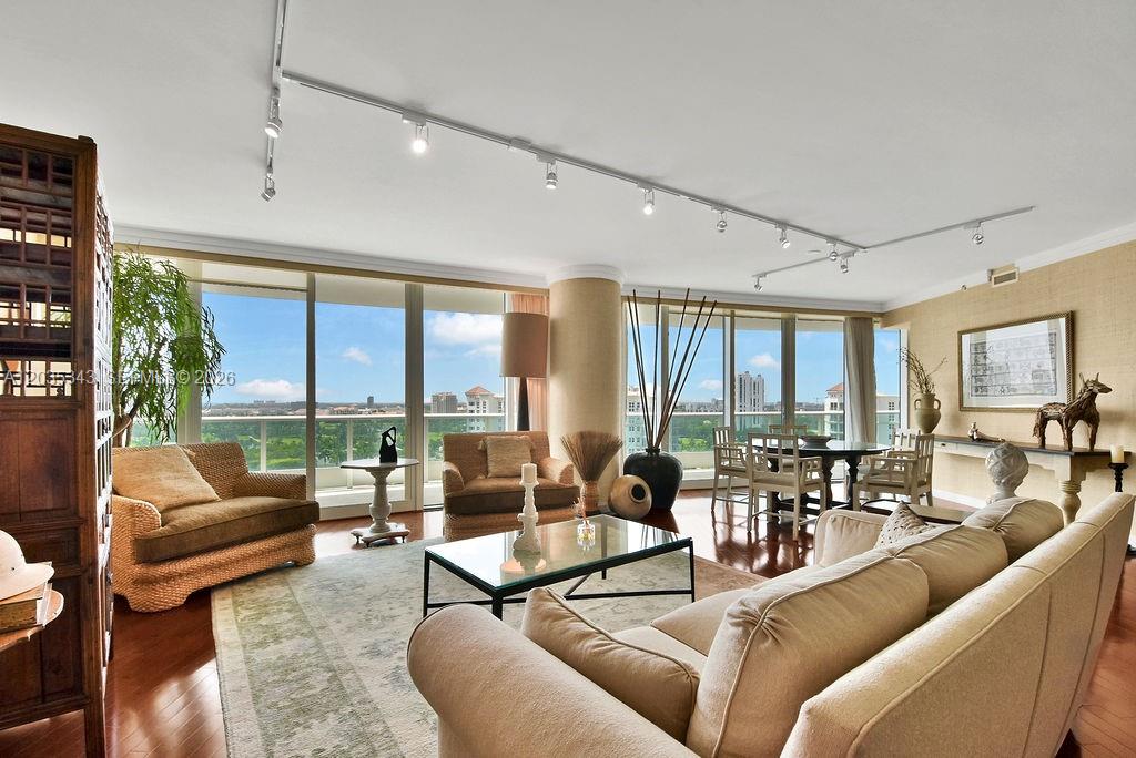19955 NE 38th #1701 Aventura, FL 33180