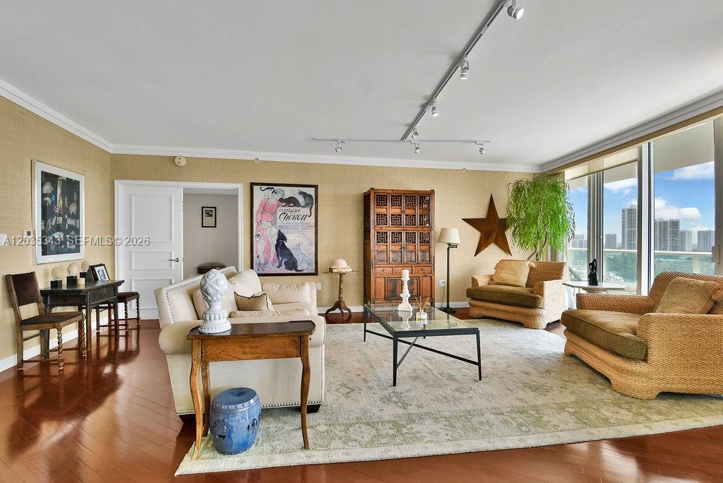 19955 NE 38th #1701 Aventura, FL 33180