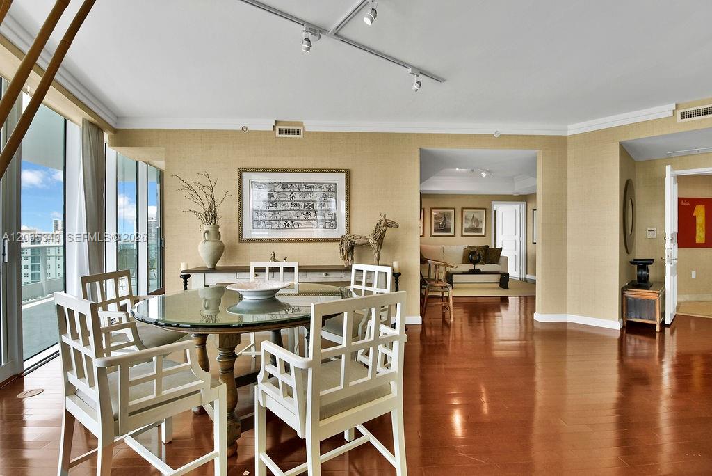 19955 NE 38th #1701 Aventura, FL 33180