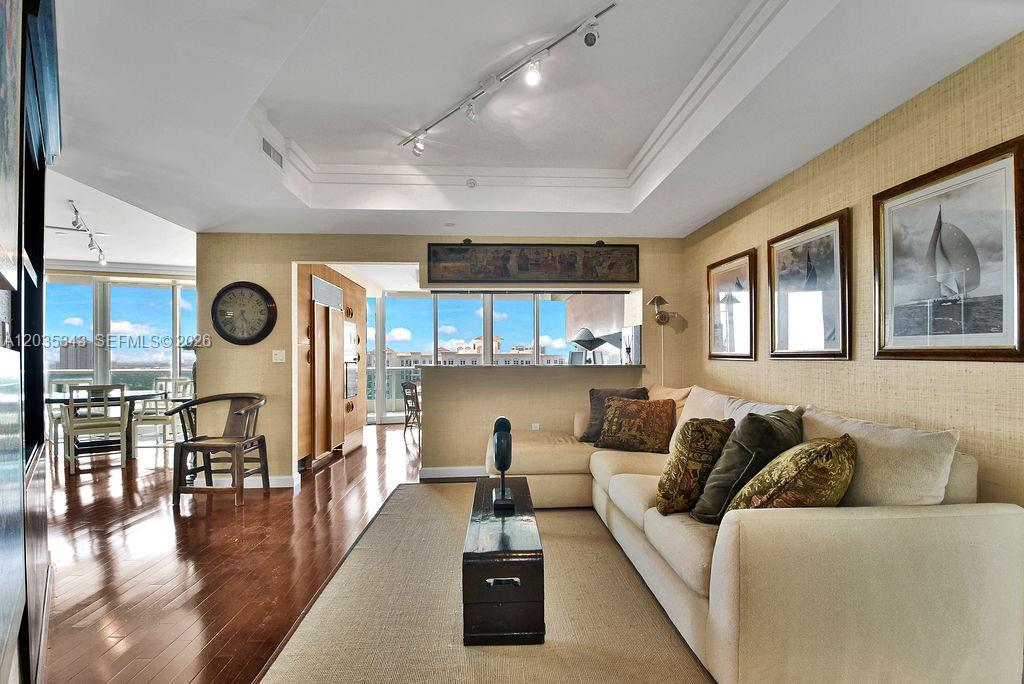 19955 NE 38th #1701 Aventura, FL 33180