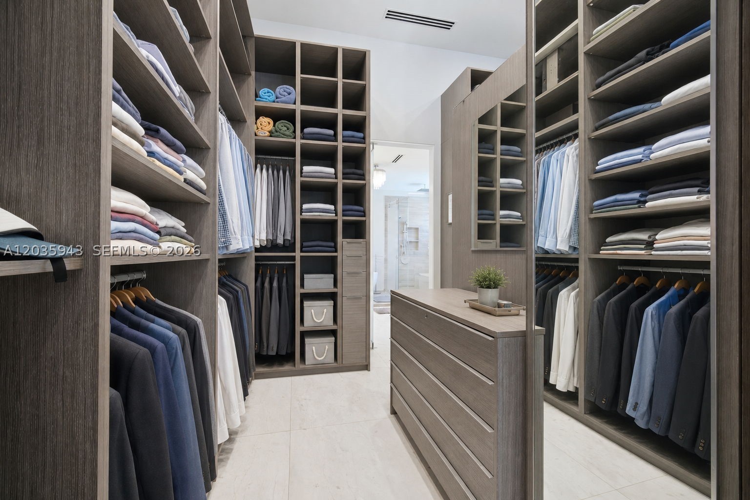 1205 Seagull Ter Hollywood, FL 33019