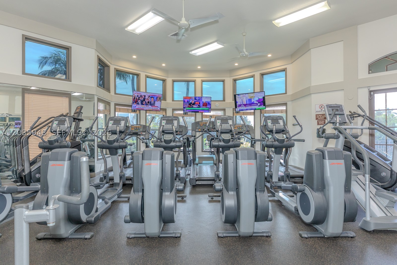 1205 Seagull Ter Hollywood, FL 33019