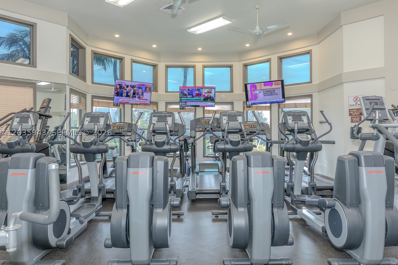 1205 Seagull Ter Hollywood, FL 33019